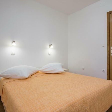 Apartments Bezmalinovic 2 Bol Ngoại thất bức ảnh