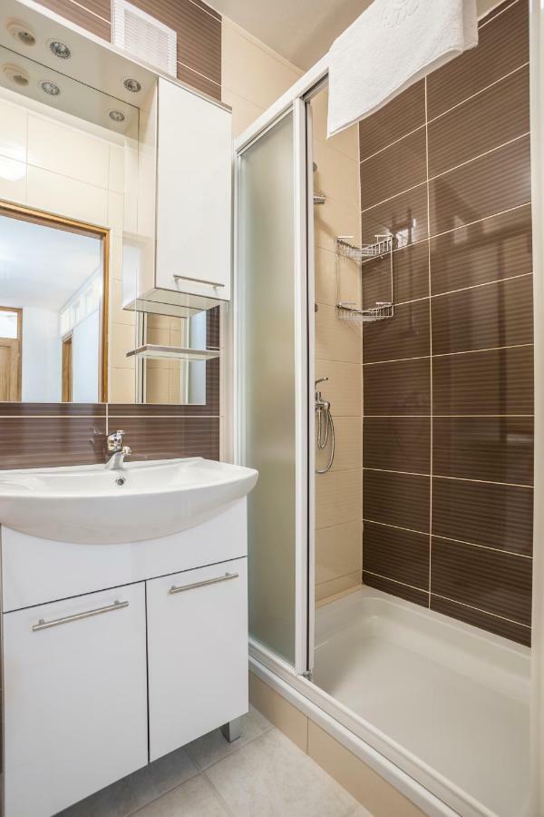 Apartments Bezmalinovic 2 Bol Ngoại thất bức ảnh