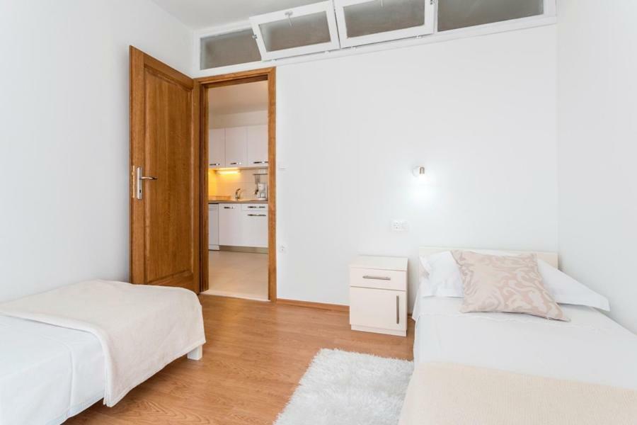Apartments Bezmalinovic 2 Bol Ngoại thất bức ảnh