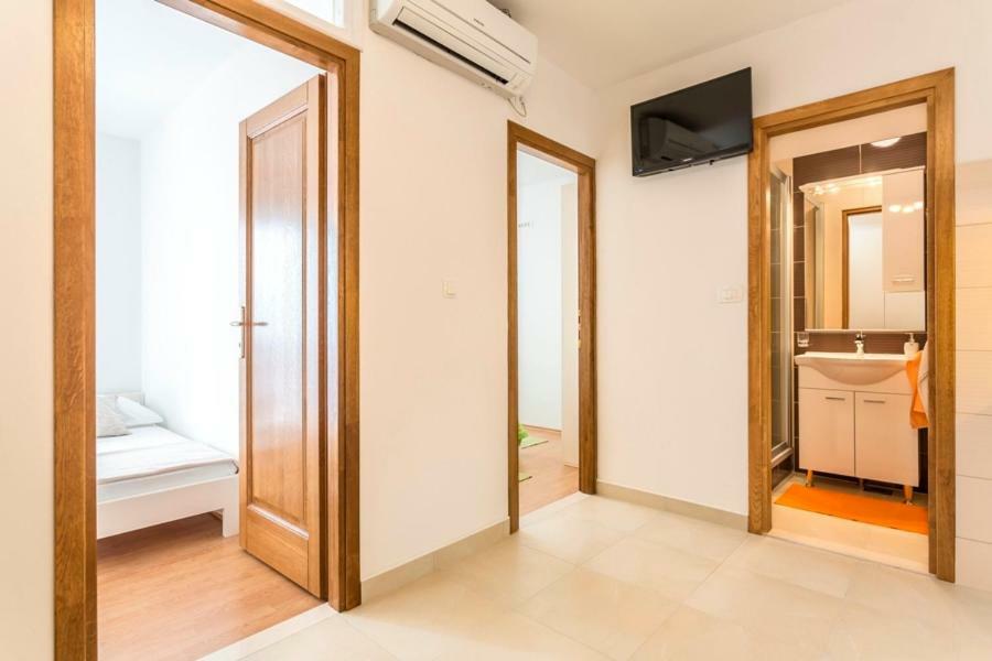 Apartments Bezmalinovic 2 Bol Ngoại thất bức ảnh