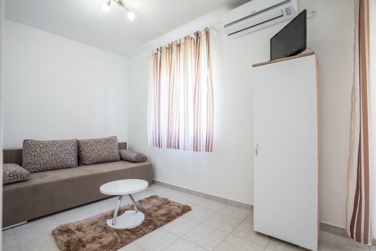Apartments Bezmalinovic 2 Bol Ngoại thất bức ảnh