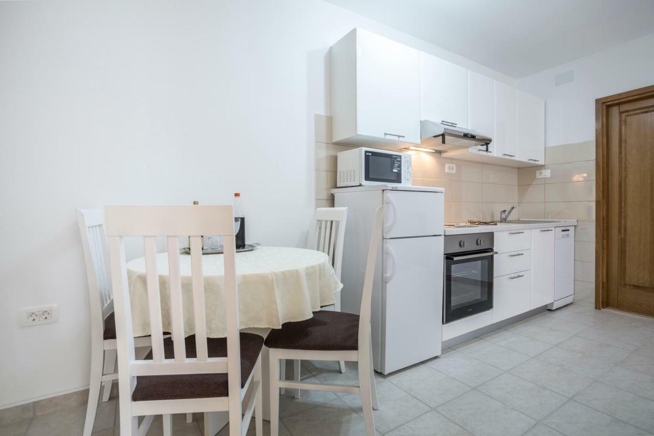 Apartments Bezmalinovic 2 Bol Ngoại thất bức ảnh