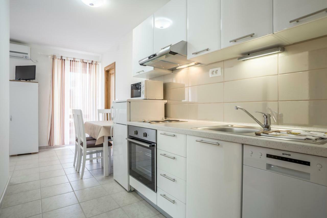 Apartments Bezmalinovic 2 Bol Ngoại thất bức ảnh