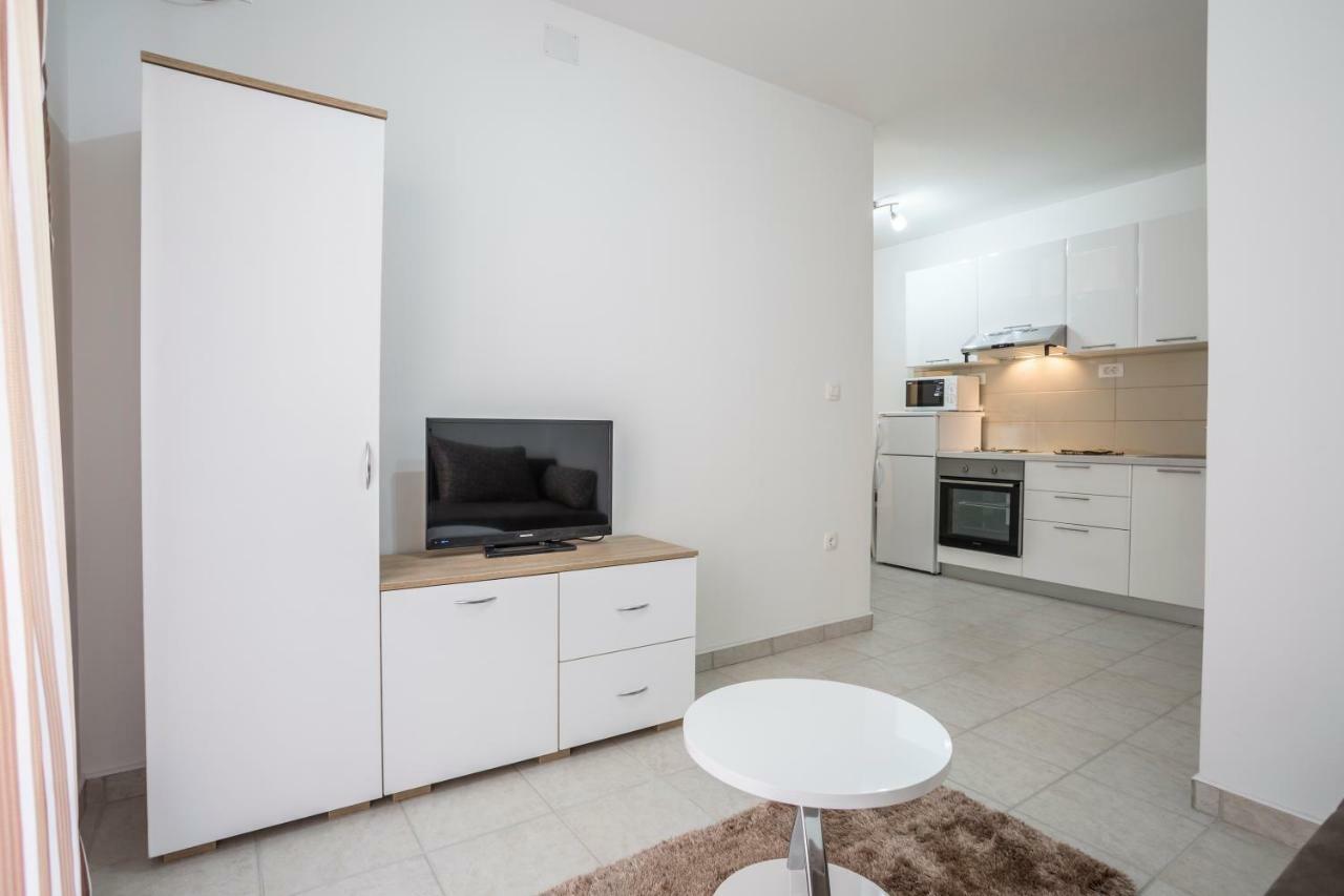 Apartments Bezmalinovic 2 Bol Ngoại thất bức ảnh